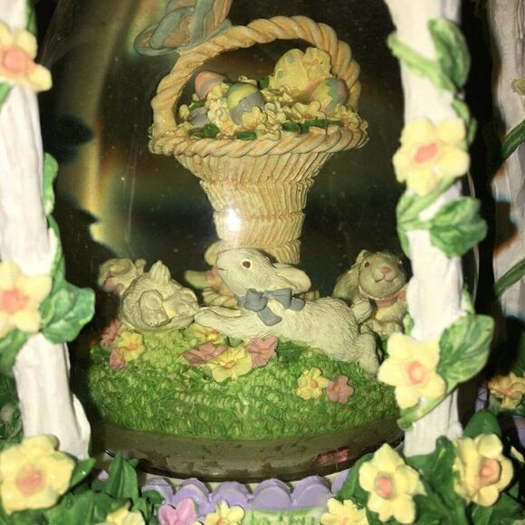 Avon 2003 Spring Easter Bunny Water Globe w/ Original Packaging - Picture 3 of 11